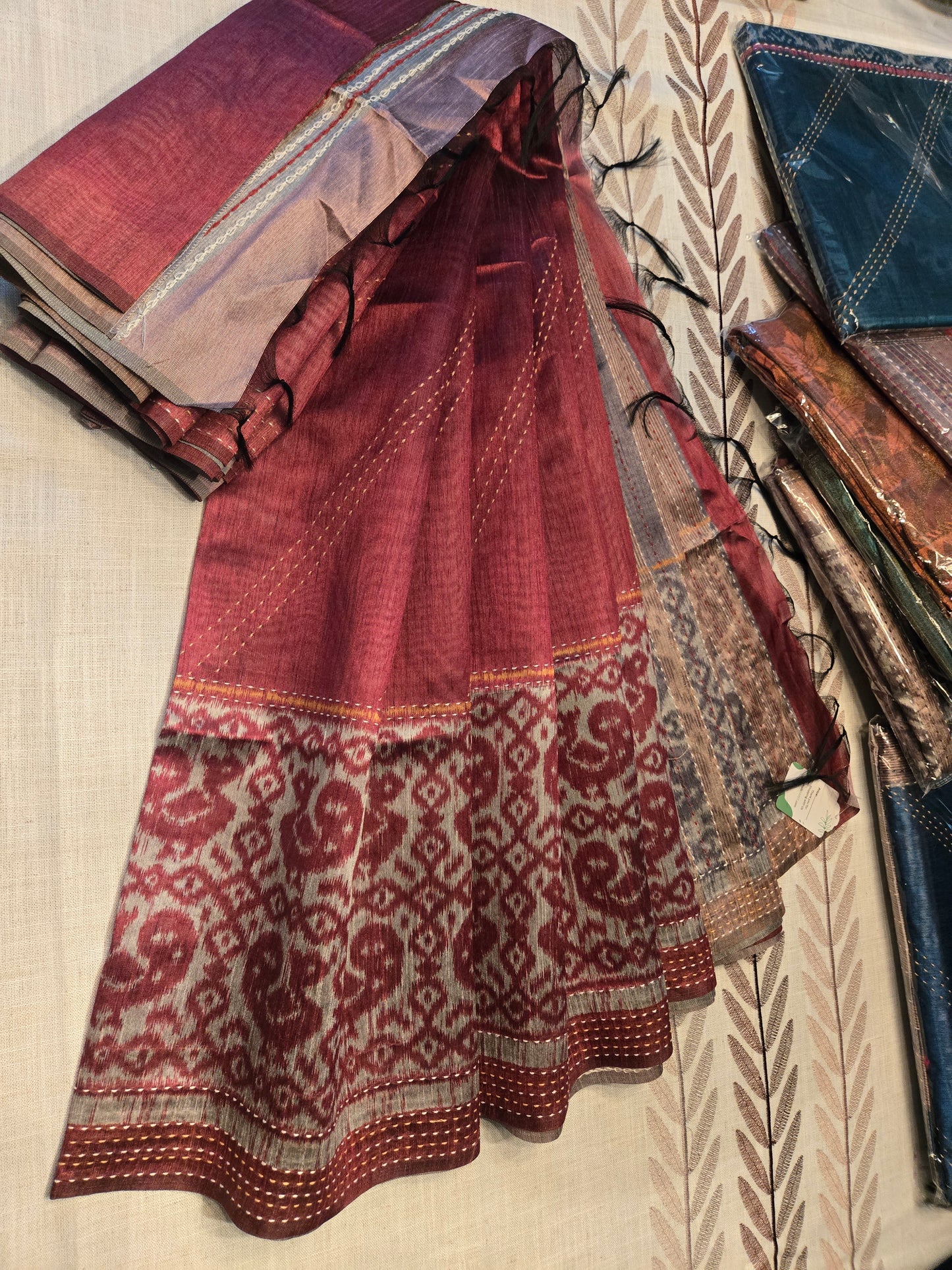 Art Silk Saree Cotton Saree Fancy Saree Ikkat Print Thread work Saree in Maroon