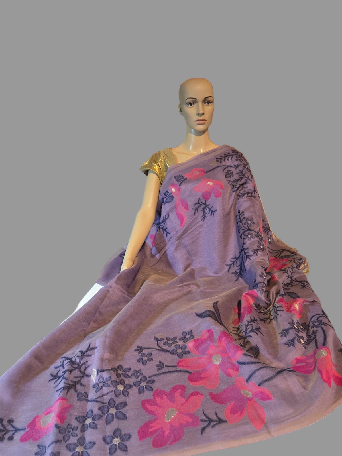 Lavender Munga Cotton Saree with Thread Woven Buttas – Lightweight & Elegant