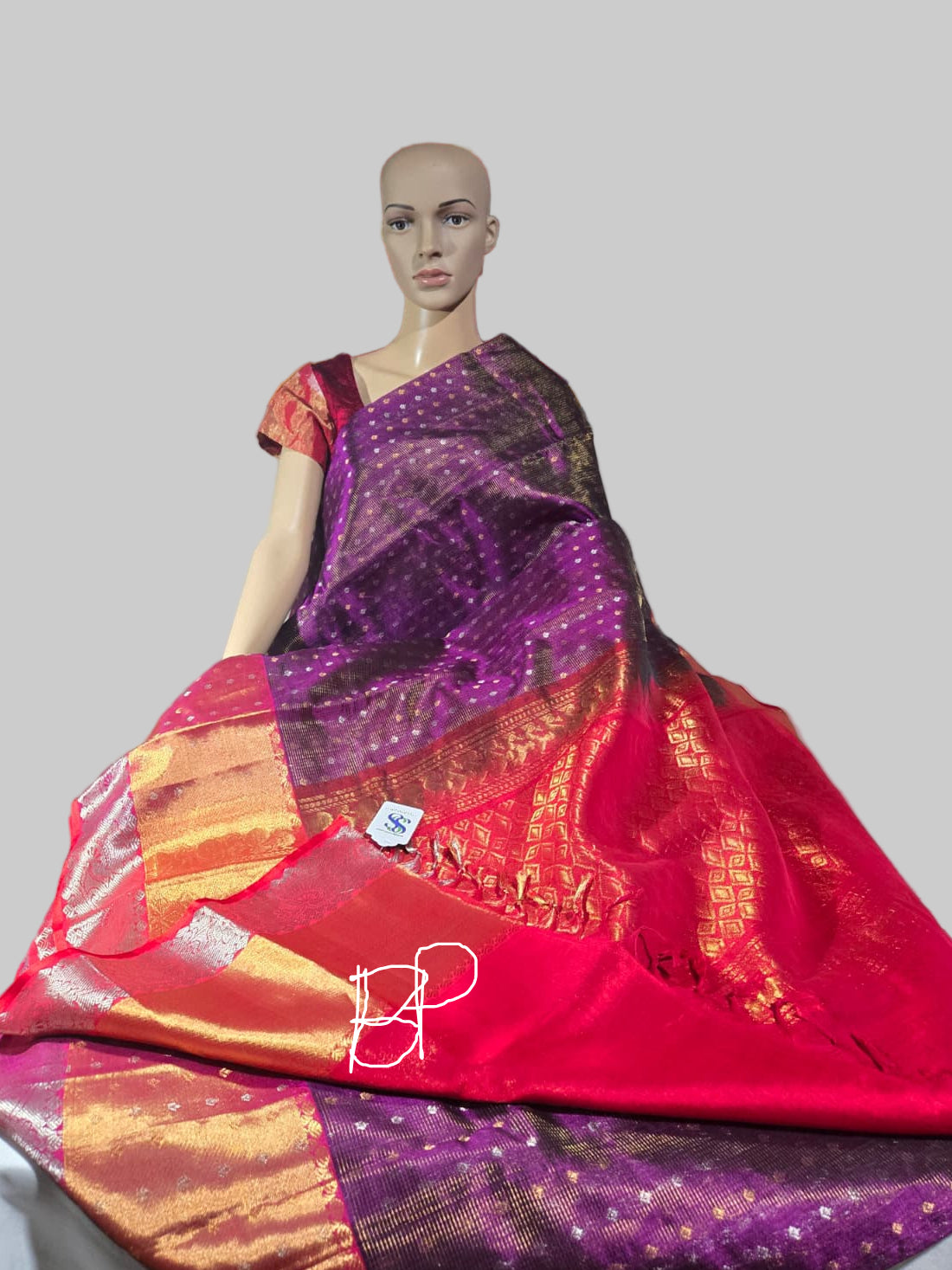 Pure Silk Handloom Saree in Dark Wine with Red Kasavu Border – Rich Traditional Attire for Festive Occasions