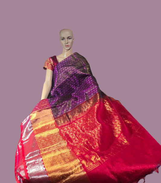 Pure Silk Handloom Saree in Dark Wine with Red Kasavu Border – Rich Traditional Attire for Festive Occasions