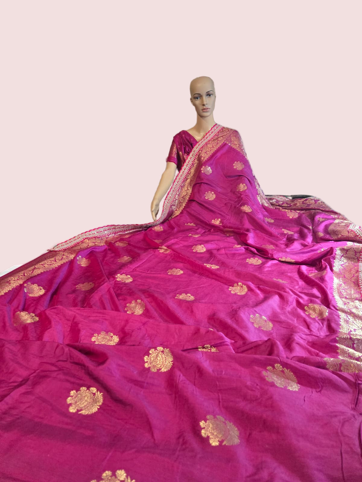 Russian Cotton Silk Weaving Saree with Rich Jari Pallu & Scalloped Embroidery Border -Majenta Rani Pink– Buy from USA
