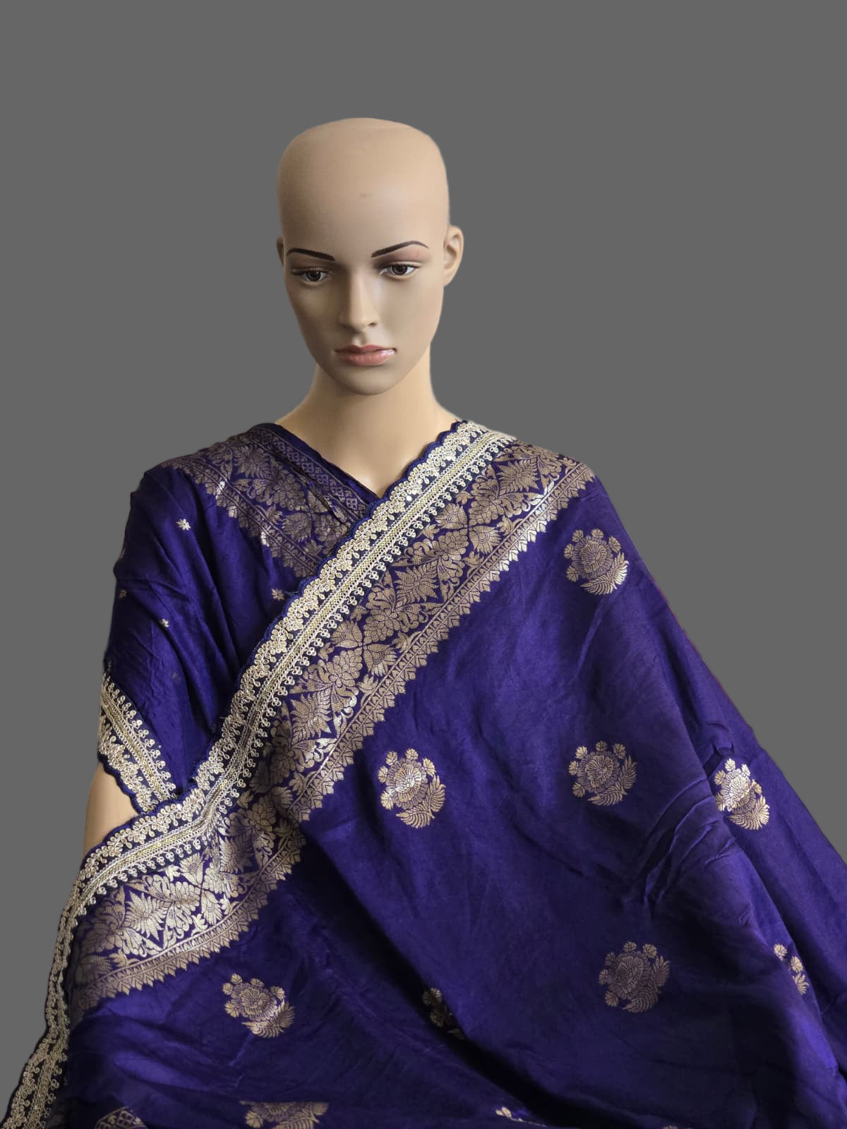Russian Cotton Silk Weaving Saree with Rich Jari Pallu & Scalloped Embroidery Border - Navy Blue – Buy from USA