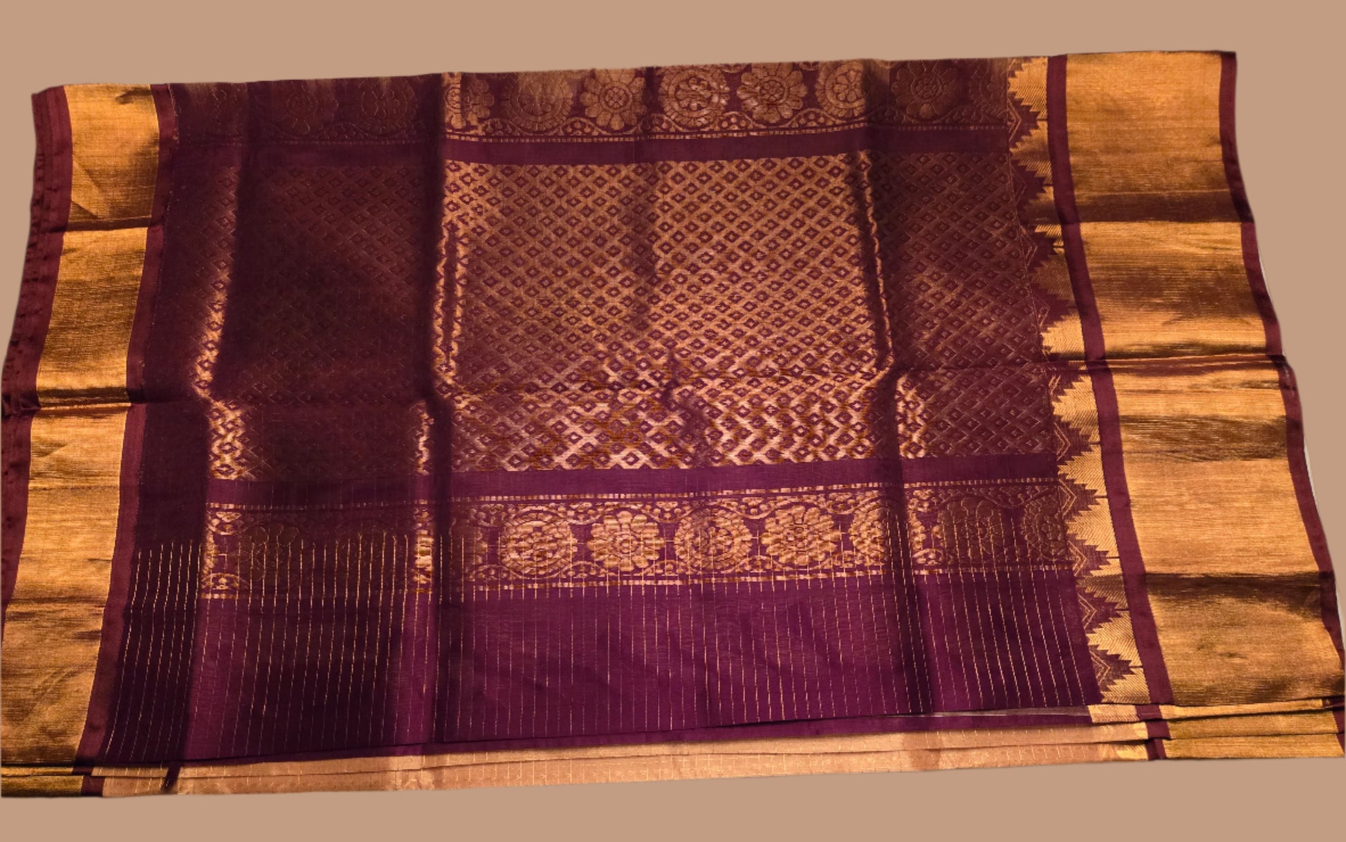 Kuppadam Pattu Pure Silk Handloom Saree in Creame and Red Kasavu Border – Rich Traditional Attire for Festive Occasions from Soft Silk Saree