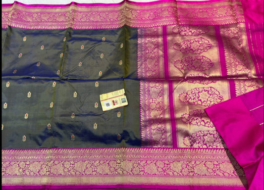 Banarasi Pure Katan Silk Saree with Resham Allover Weave, Kadua Mina Buti, Zari Border &amp; Contrast  Blouse Green Magenta  Small Buttas